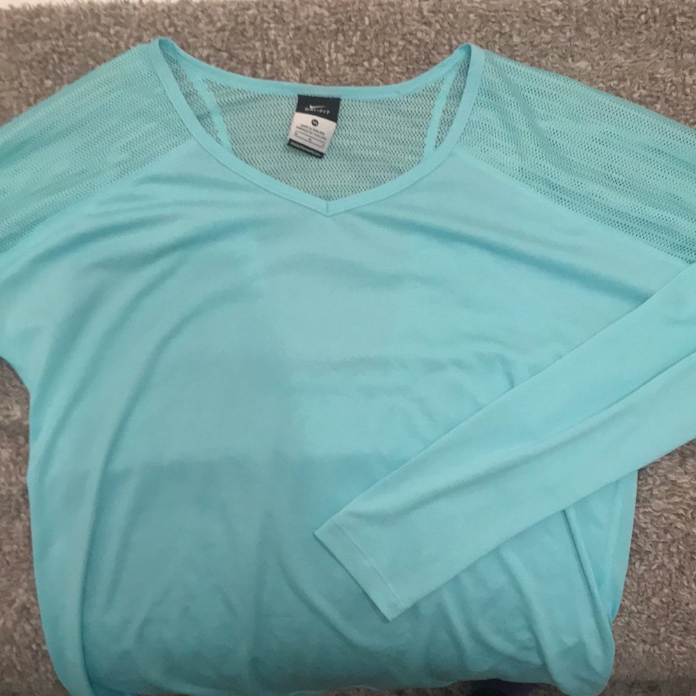 nike dri-fit shirt sz m